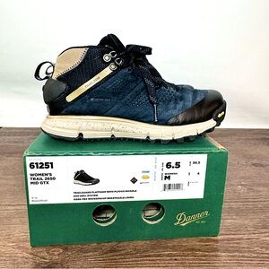 Danner Women’s Trail 2650 Mid GTX black and navy
